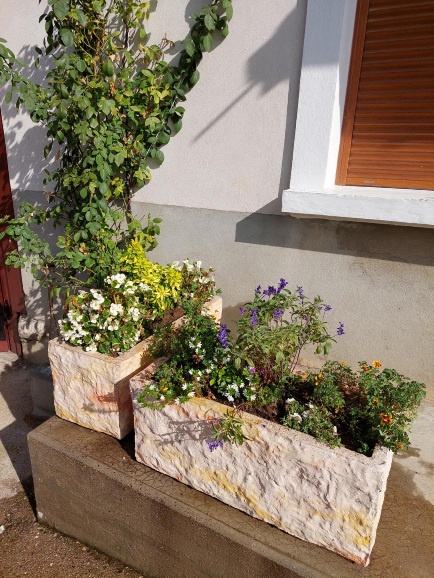 Les Copains D'Abord Villa Beaucroissant Exterior photo