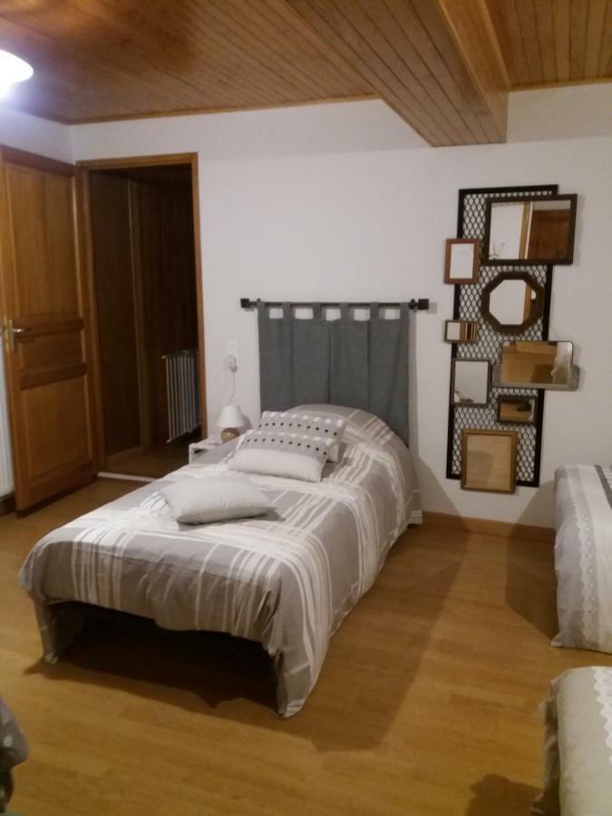 Les Copains D'Abord Villa Beaucroissant Exterior photo